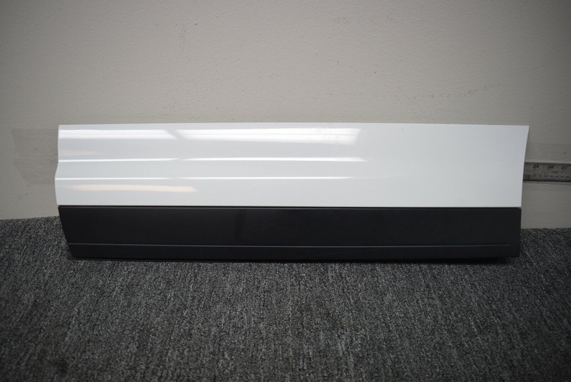 2013 PORSCHE CAYENNE RIGHT SIDE DOOR TRIM MOULDING FACTORY OEM