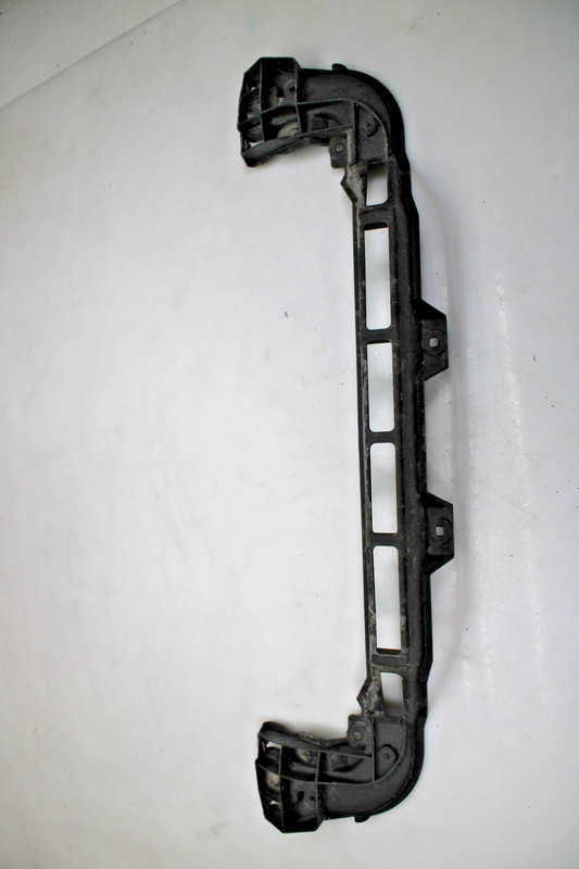 1999-2006 AUDI TT COUPE MK1 - REAR Center Bumper Guide / Bracket 8N0807458A