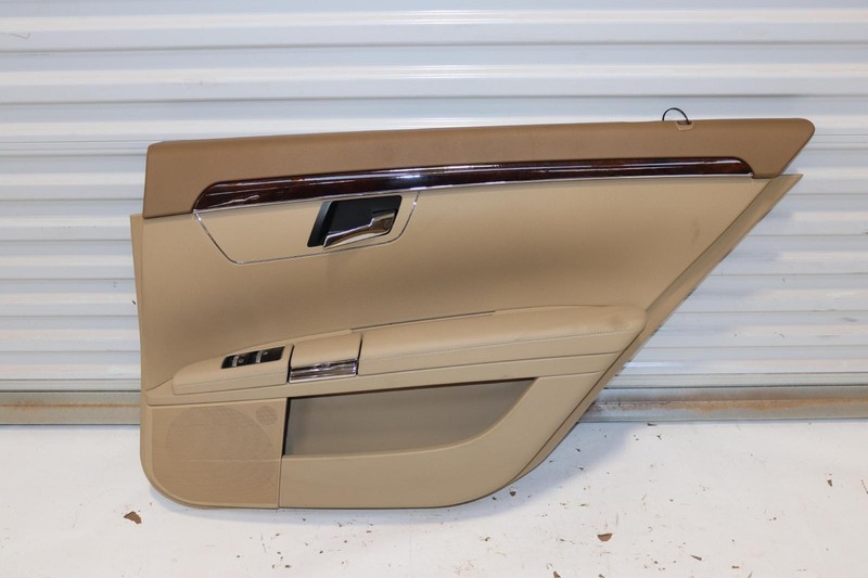 2007-2013 MERCEDES S-CLASS S550 W221 REAR RIGHT SIDE DOOR PANEL TRIM BEIGE OEM