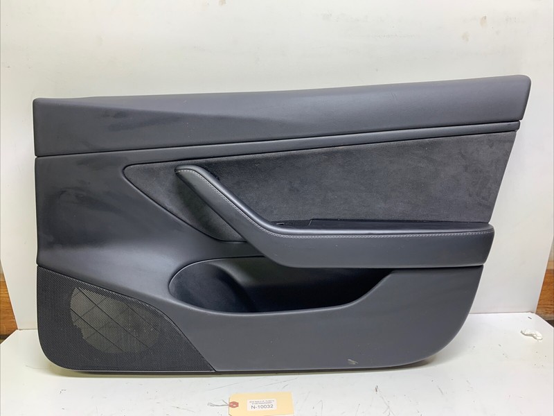 17-22 TESLA MODEL 3 DOOR PANEL RIGHT 1090411-01 10032 C1
