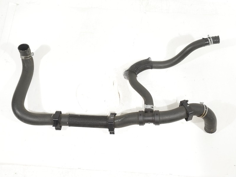 2014-19 Chevy Silverado / GMC Sierra 1500 5.3L V8 Upper Radiator Inlet Hose OEM