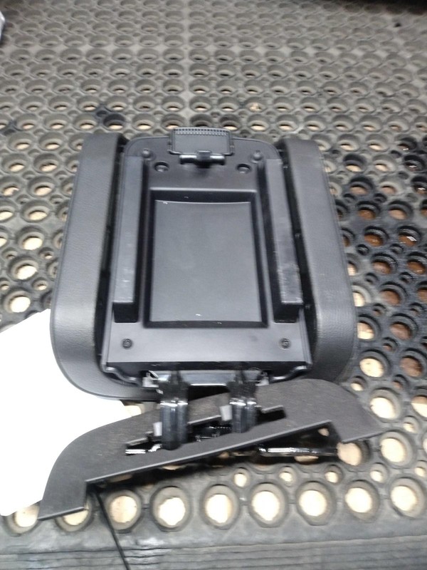2015 Lincoln MKS Center Console LID Black OEM DA5Z54045A36AB 96K Miles