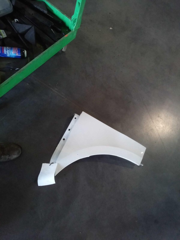 2017 Porsche Macan Left Fender White OEM 158161 - Used, 90k Miles