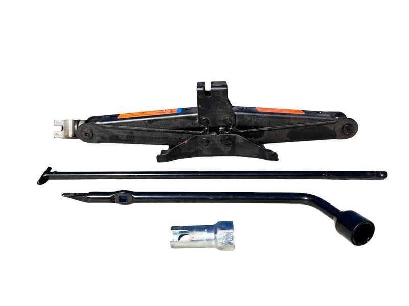 2013-2020 Nissan Pathfinder Jack With Tools