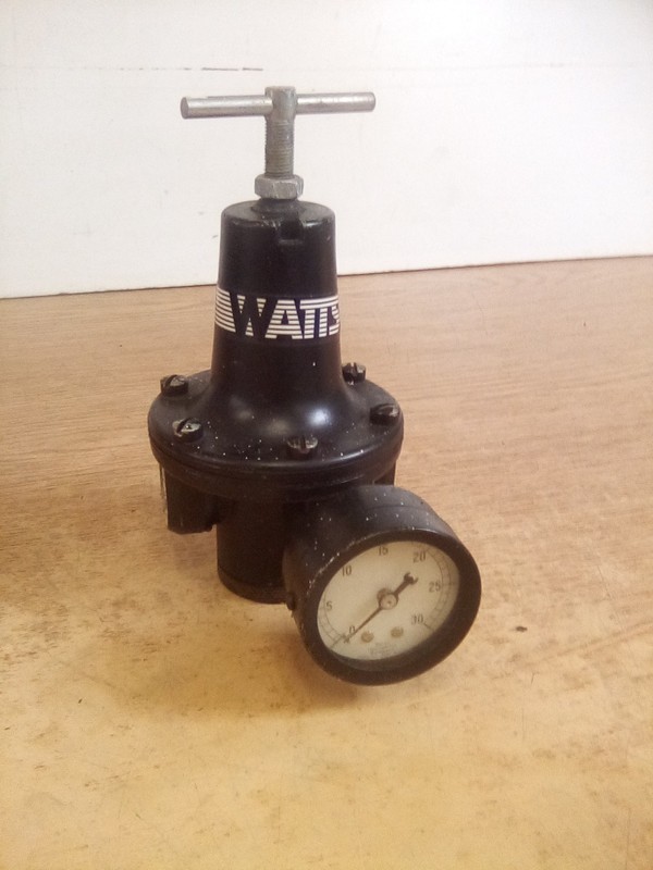 Watts R119-0 Regulator W/Marsh 0-30 Gauge