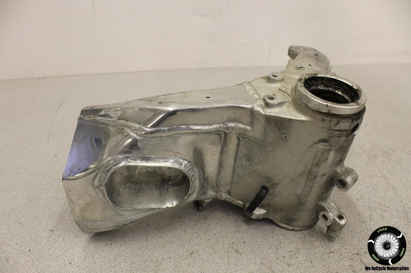 2000 Suzuki GSXR750 MAIN FRAME CHASSIS BODY NECK GSXR 750 00