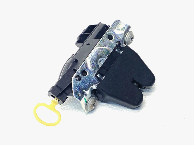 15-18 MERCEDES C300 W205 REAR TAILGATE LOCK ACTUATOR OEM A0.49