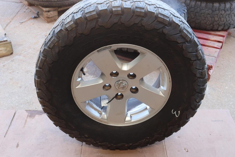 2009-2012 DODGE RAM 1500 WHEEL TIRE RIM 285/70 R17 17X7 5 SPOKE ALUMINUM OEM