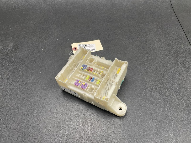 Rear Fuse Relay Junction Box 2018 Acura MDX 38230-TZ5-A03 2017 2019 2020
