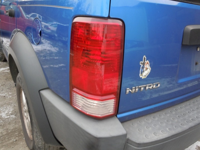 2007-2011 Dodge Nitro Tail Light Lamp Driver Left LH