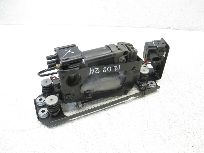09-17 BMW F01 F02 750i 550i GT AIR SUPPLY SUSPENSION AIR COMPRESSOR PUMP 120224