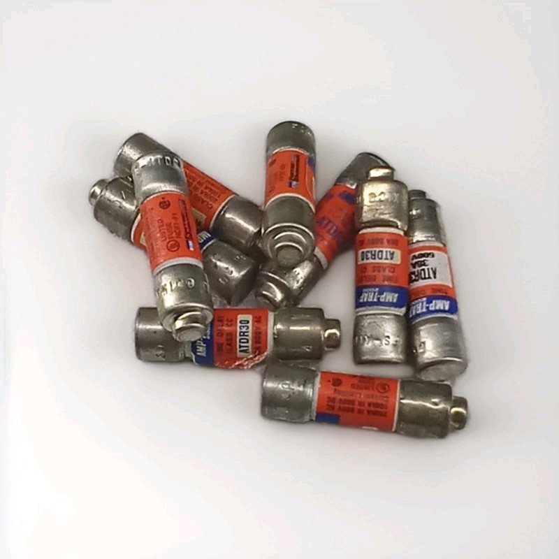 Lot Of 9 Amp-Trap ATDR30 Fuses