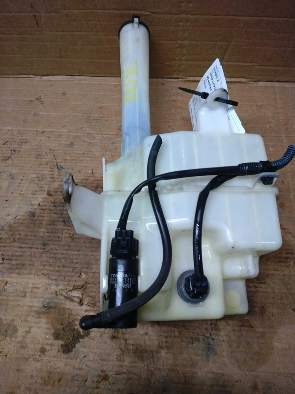 2000 Lexus ES300 Washer Fluid Reservoir OEM White, 225K Miles, Warranty