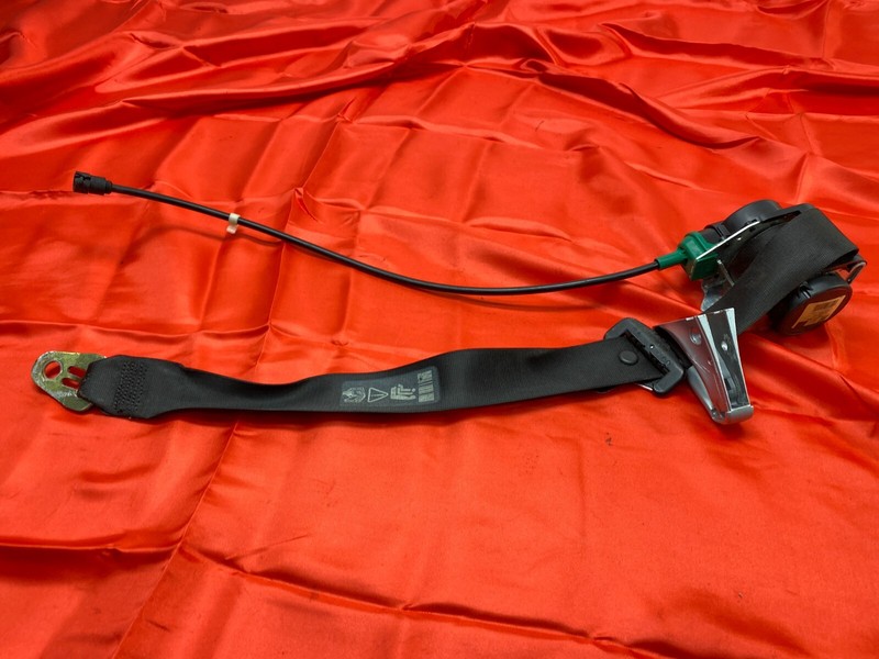 00-06 BMW E46 3 Series M3 Convertible Front Right Seatbelt Retractor Black OEM✅