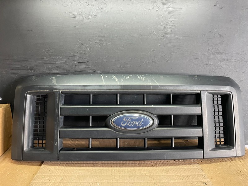 2008 to 2014 Ford Econoline E150 E250 Front Upper Chrome Grill Grille ab7682 DG