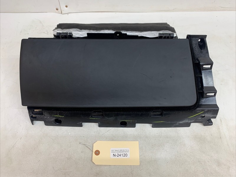 ⚡️Tesla Model X black glovebox 24120 U12