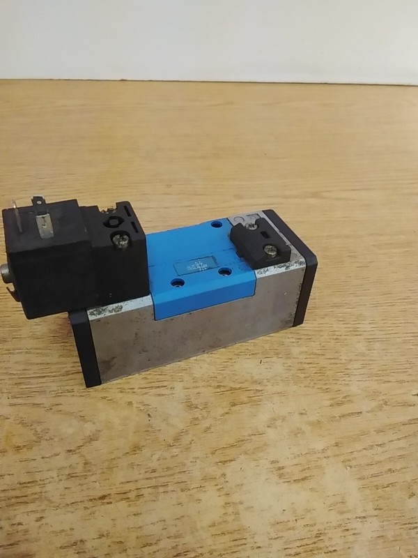 Festo MN1H-5/2-D-2-C Solenoid Valve