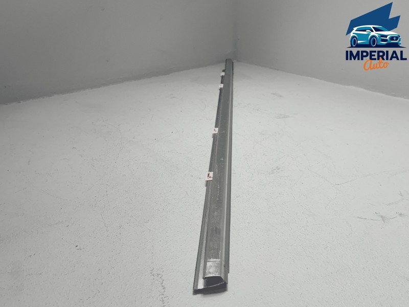 Honda Pilot Front Passenger Side Door Window Belt Molding OEM 2016-2022