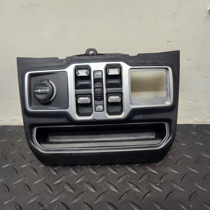 20-25 Jeep Gladiator Power Window Switch Assembly OEM 68290764AF
