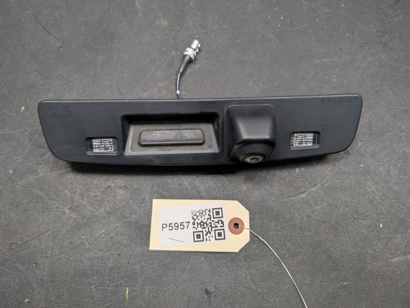 Rear View Camera w/ License Lamps Set 2022 Buick Envision 84952563 2021 2023