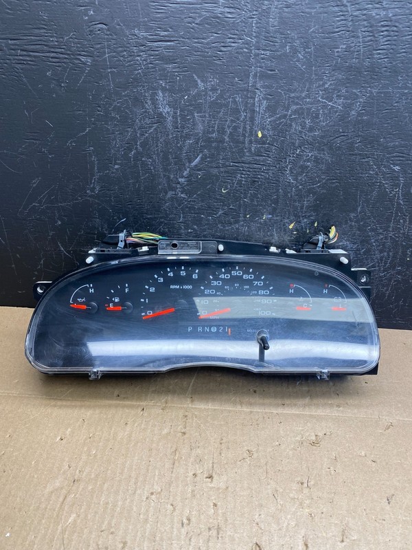 2006 Ford E350 Gauge Speedometer Cluster OEM ac6498 DG