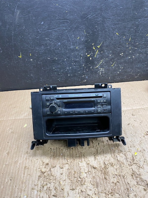2007-2013 Mercedes Dodge Sprinter Radio Receiver CD Player Module V9986 DG