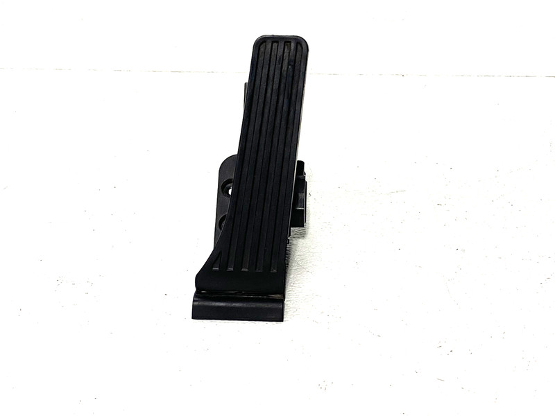 10-16 MERCEDES E550 E350 CONVERTIBLE GAS ACCELERATOR PEDAL OEM #A0.36
