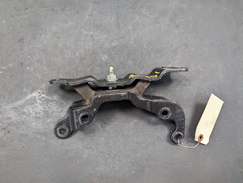 Left Engine Mount Bracket 2023 Infiniti QX60 11220-6SA0A 2022