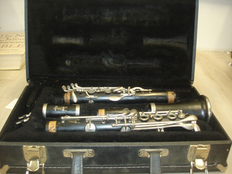 Vito LeBlanc 7214Clarinet in case used untested