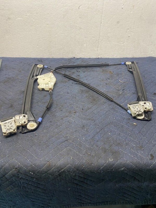 2000 Volkswagen Golf 2 Door VR6 Left Door Regulator OEM