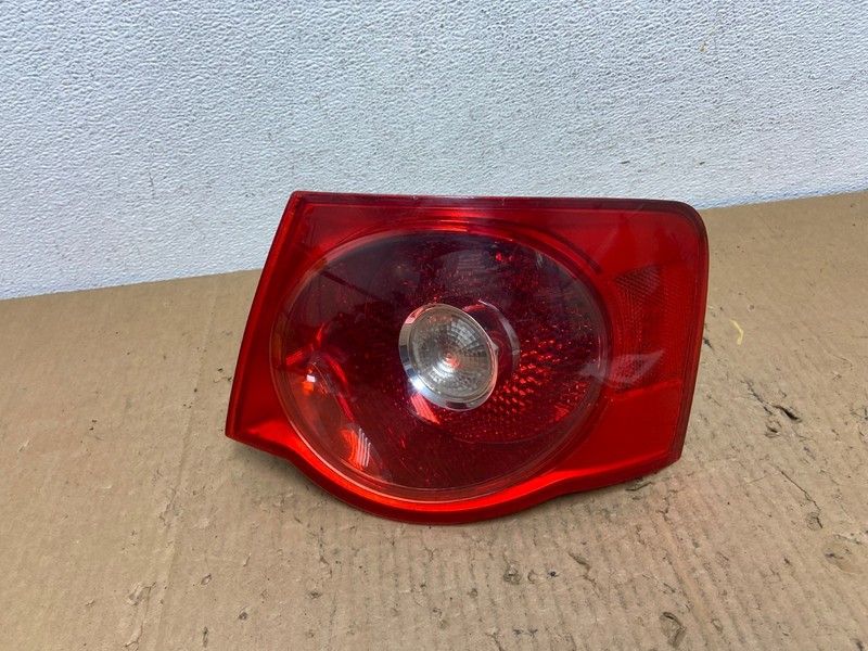 2005 2006 2007 Volkswagen Jetta Right Passenger Rh Side Tail Light OEM AD2533 LK