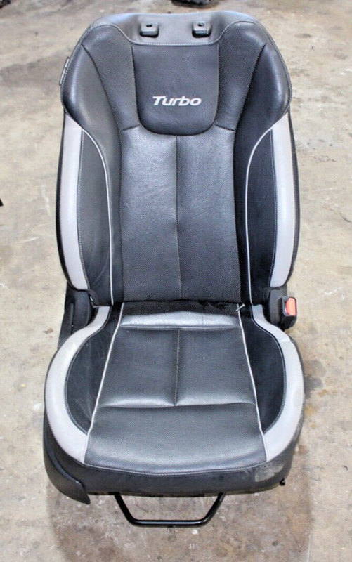 13-15 Hyundai Veloster Front Seat Assembly RH Passenger Manual Black Leather