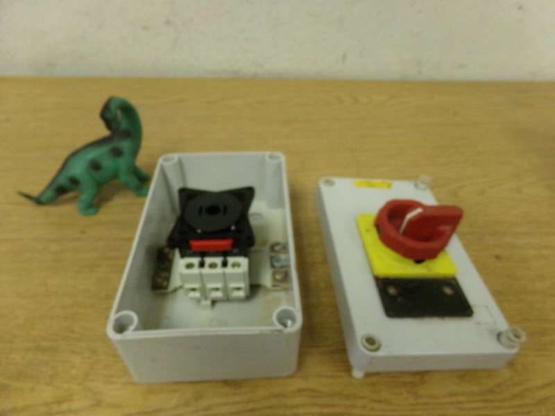 Square D CL 9421 Type V2 Series A Switch w/ 6-3/4 Enclosure *FREE SHIPPING*