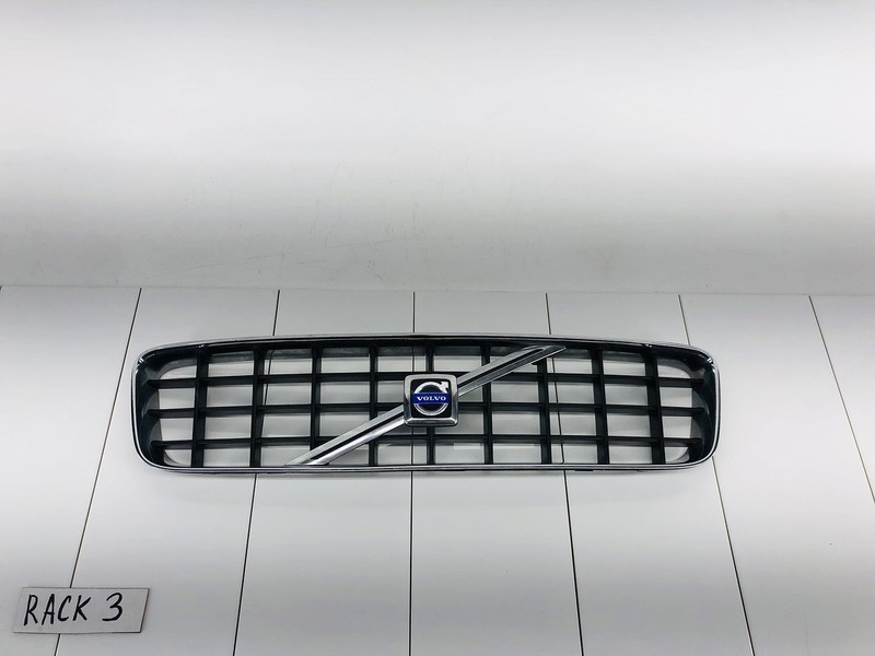 03-06 VOLVO XC90 FRONT CENTER HOOD RADIATOR GRILLE COVER OEM