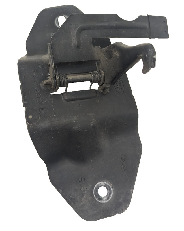 2015-2019 LAND ROVER DISCOVERY SPORT 2.0L - HOOD LOCK / Latch FK7216892AC