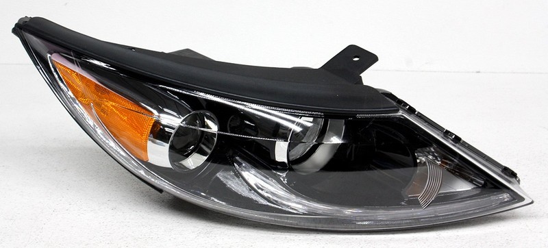 OEM Kia Sportage LX, EX Right Passenger Side Headlamp 92102-3W710 - Tab Missing