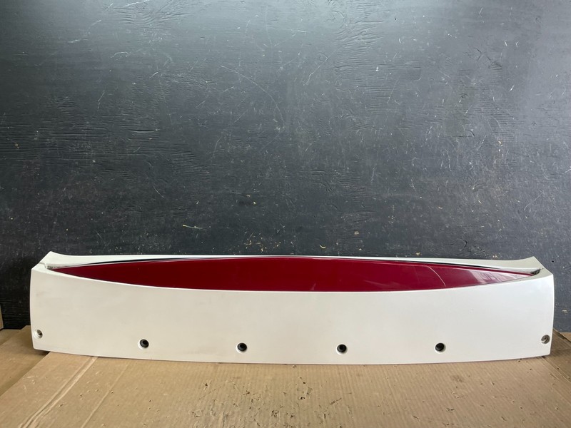 2002 - 2006 Cadillac Escalade Rear Upper Spoiler 3rd Third Brake Light ab3137 DG
