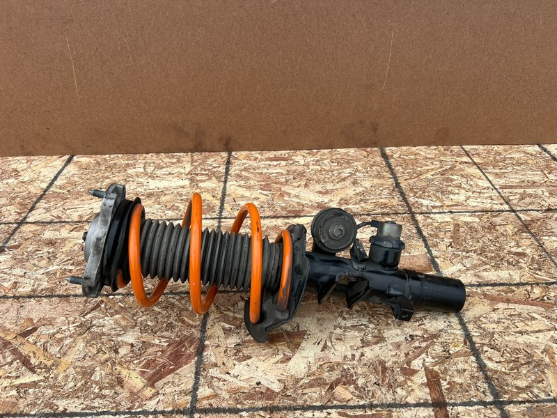 GENESIS G70 2019-2026 FRONT RIGHT PASSENGER ELECTRIC EDC SHOCK STRUT RWD ASSY