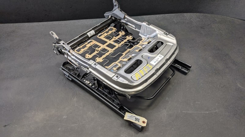 Front Right Seat Lower Frame 2019 Hyundai Kona 88600-J9080 2018 2020 2021