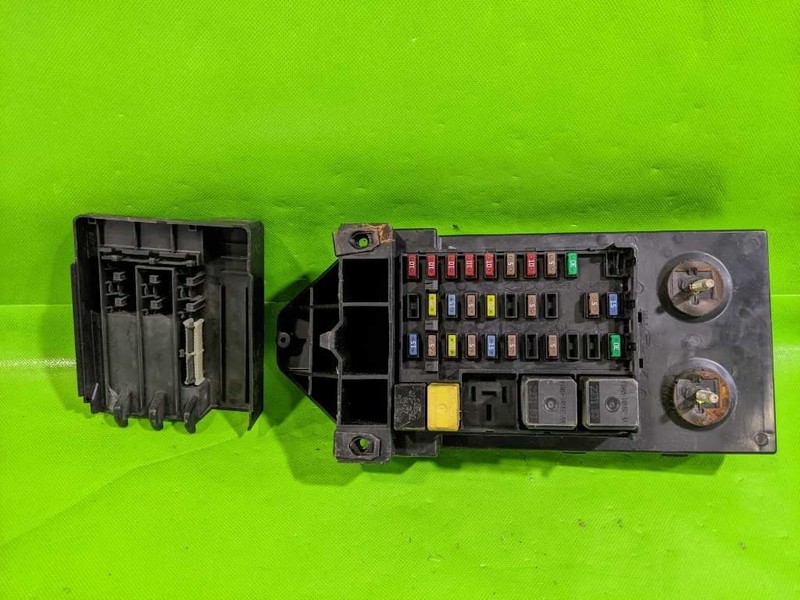 03 FORD F150 FUSE RELAY BOX OEM 4570-6