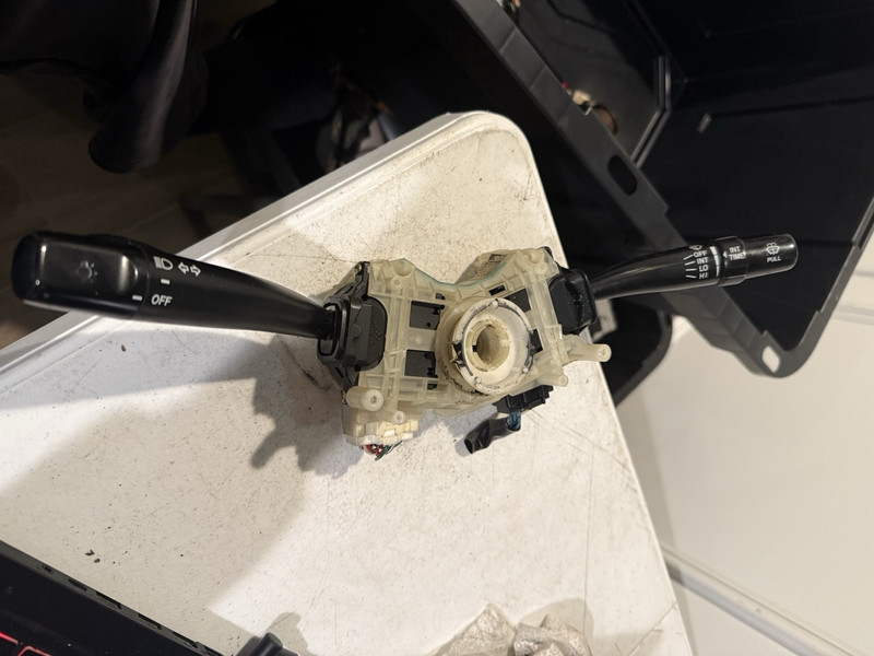 Used Steering Column Control Switch fits: 2002 Toyota Corolla turn and wiper OEM