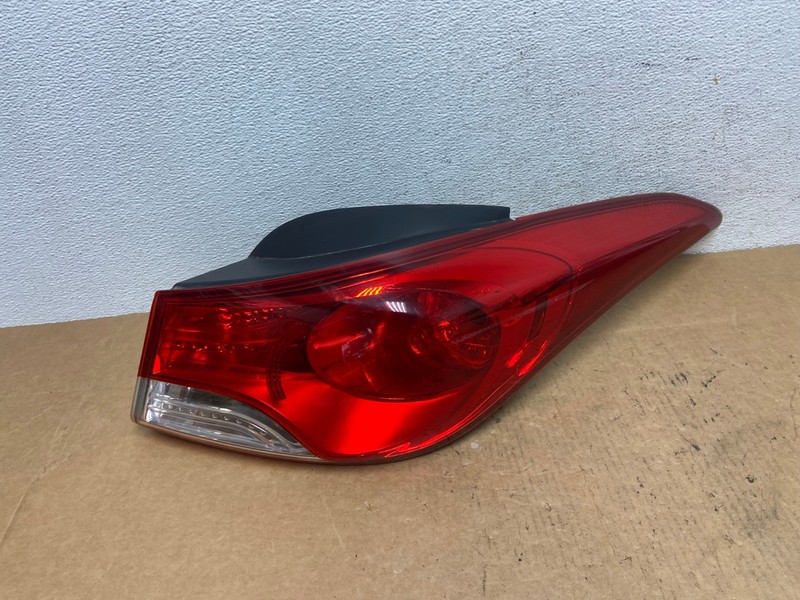 2011 2012 2013 Hyundai Elantra Sedan Right Passenger Tail Light OEM AD4658 LK