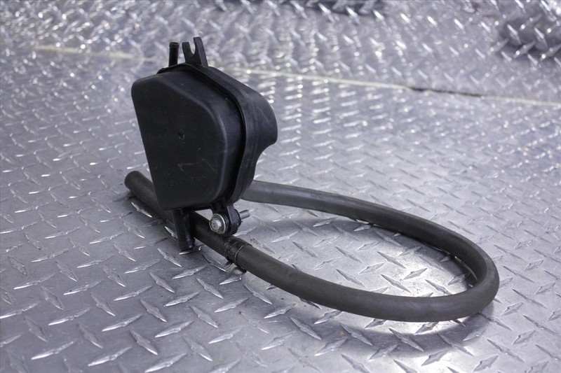 05-09 YAMAHA VX 110 DELUXE OIL SEPARATOR BOX & HOSE VX110