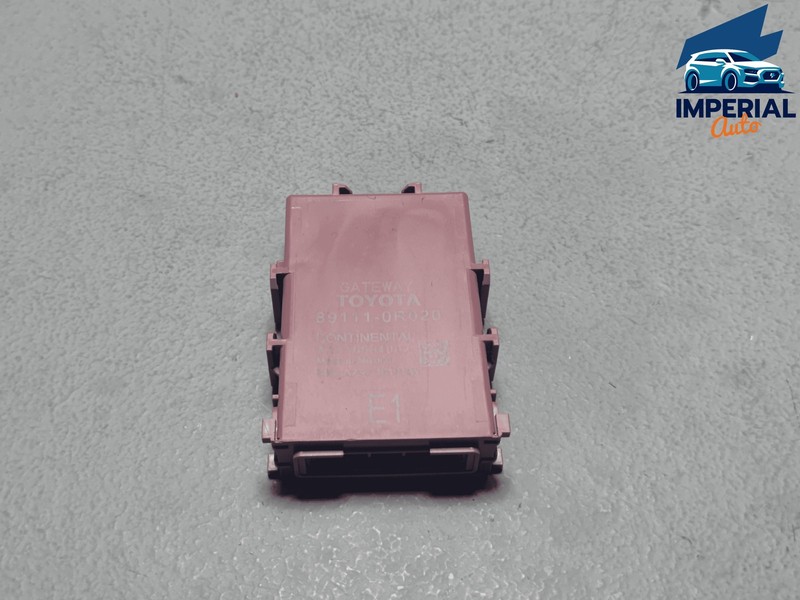 2010 Toyota Highlander Network Gateway Computer Control Module Unit OEM