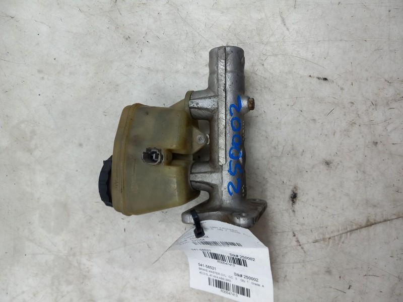 94 95 TOYOTA 4 RUNNER SR5 BRAKE MASTER CYLINDER WITH ABS