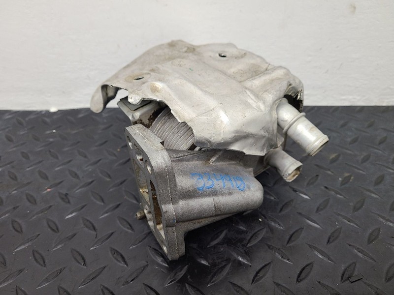 14-23 Jeep Cherokee 2.4L Engine Oil Cooler OEM 05048119AD