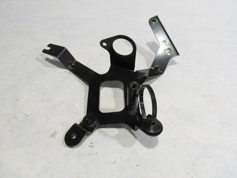 18-21 Aston Martin Vantage 2019 Right Fuel Vacuum Chamber Bracket Mount Holder:A