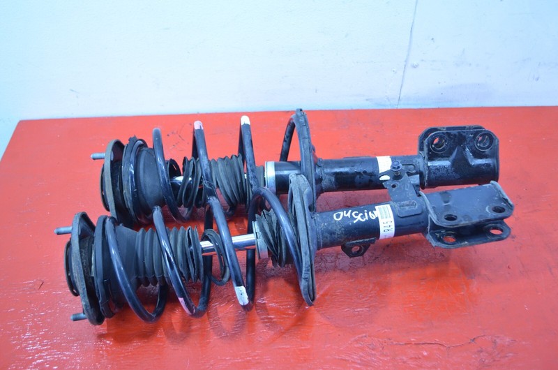 05-10 SCION TC FWD FRONT RIGHT / LEFT SHOCK STRUT ABSORBER SET OEM