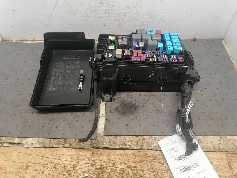 Fuse Box Engine 6 Cylinder 2GRFKS Engine Fits 16-23 TACOMA 1606506