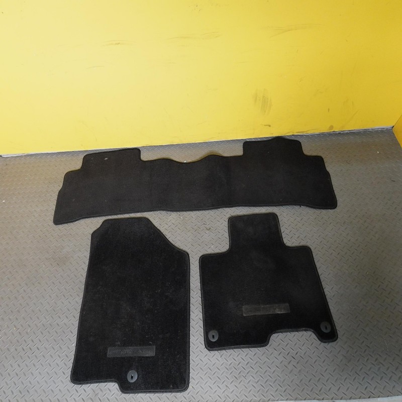 2023-2024 KIA SPORTAGE CARPET FLOOR MAT SET 3 PCS OEMDWF14-AU001